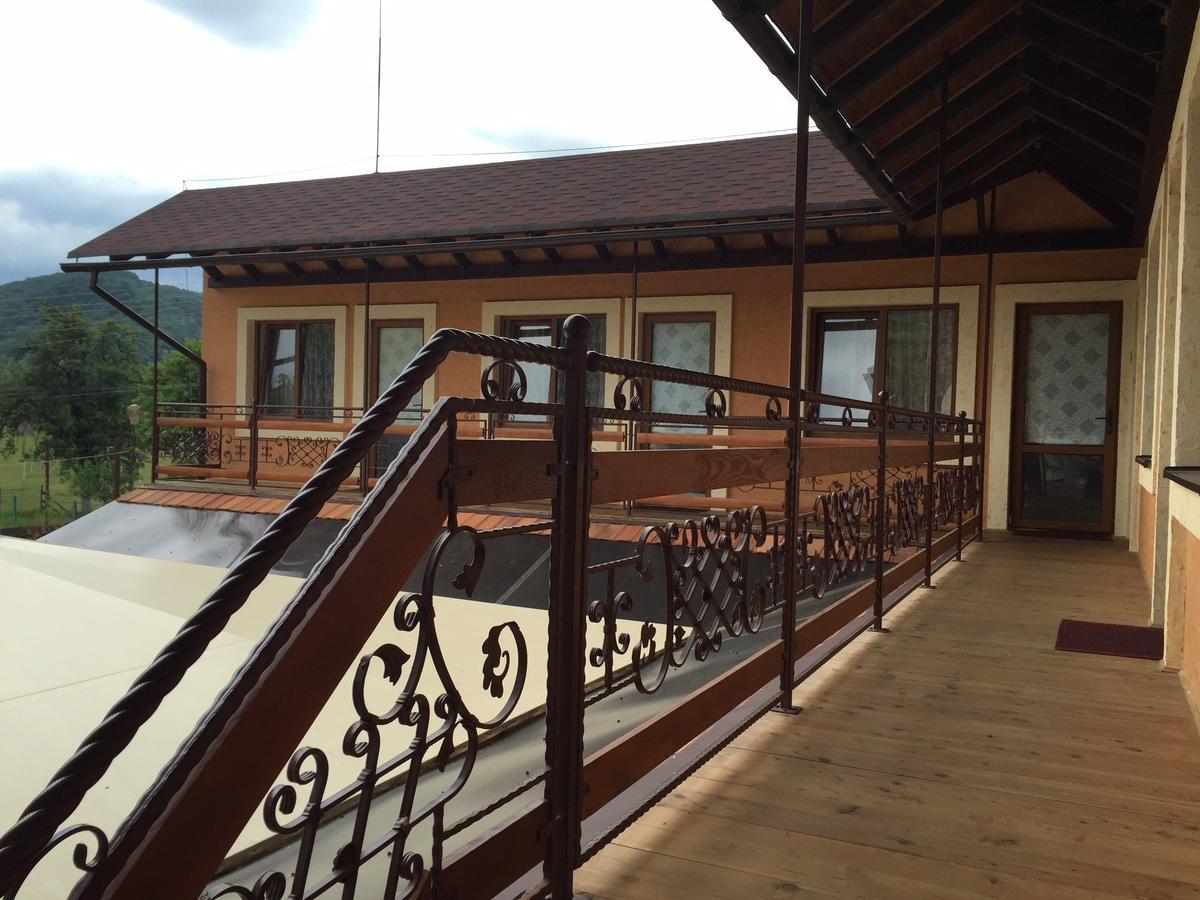 Minihotel Zolotoe Runo Ploskoye Dış mekan fotoğraf